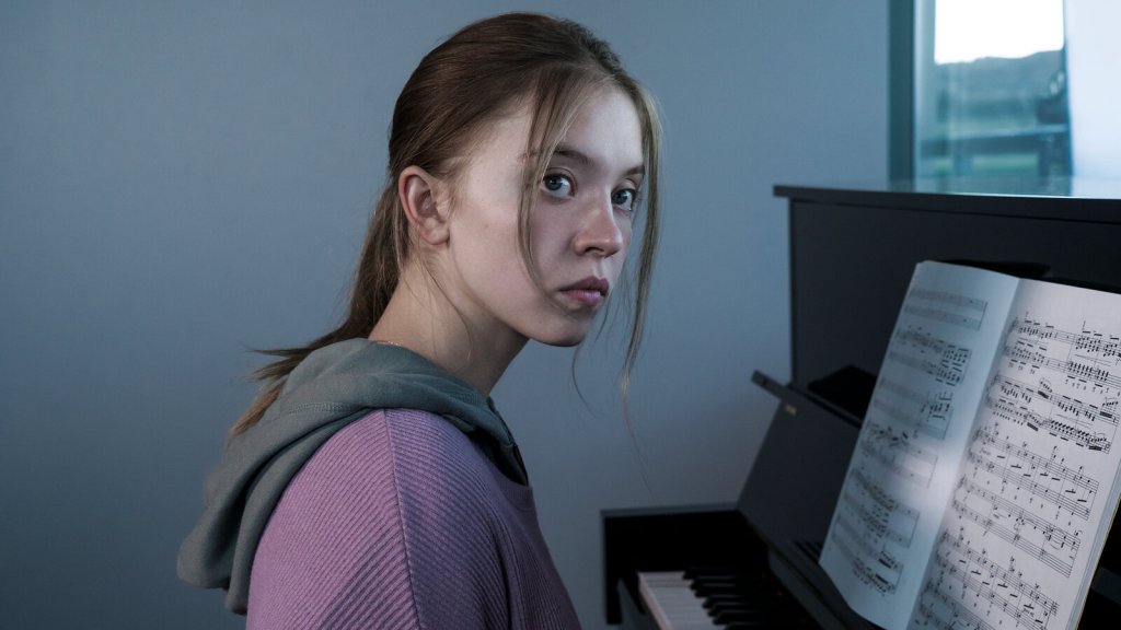 Still from "Nocturne" featuring Sydney Sweeney as Juliet Lowe